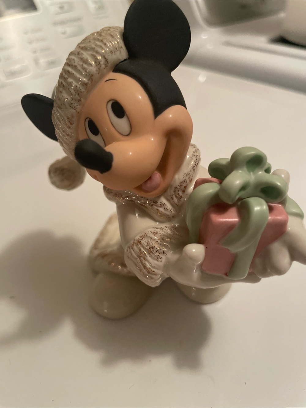 New Lenox Disney Showcase Collection Christmas with Mickey Figurine 4" Tall